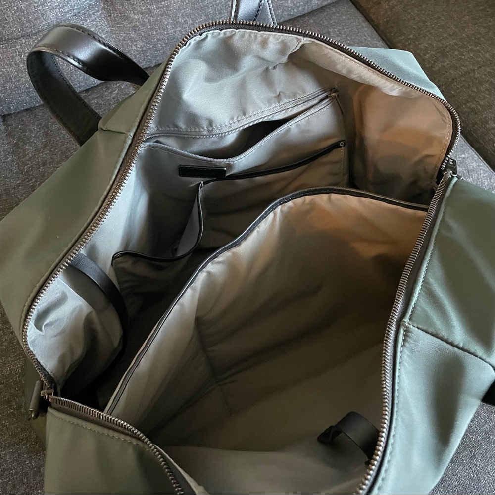 AWAY carry-on bag - Picture 4 of 6